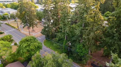 868 Gilmore Way NE Bainbridge Island WA 98110
