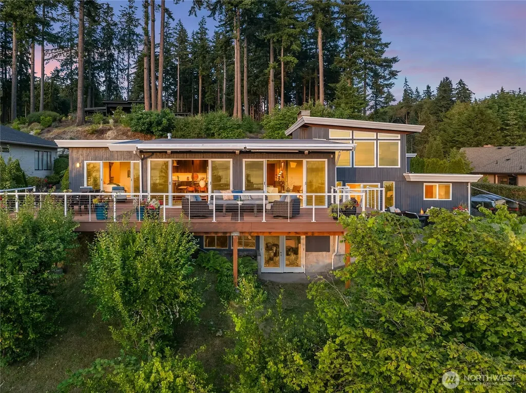 19520 94th Place W Edmonds WA 98020