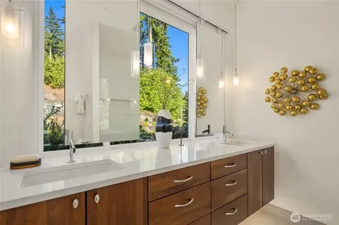 19520 94th Place W Edmonds WA 98020