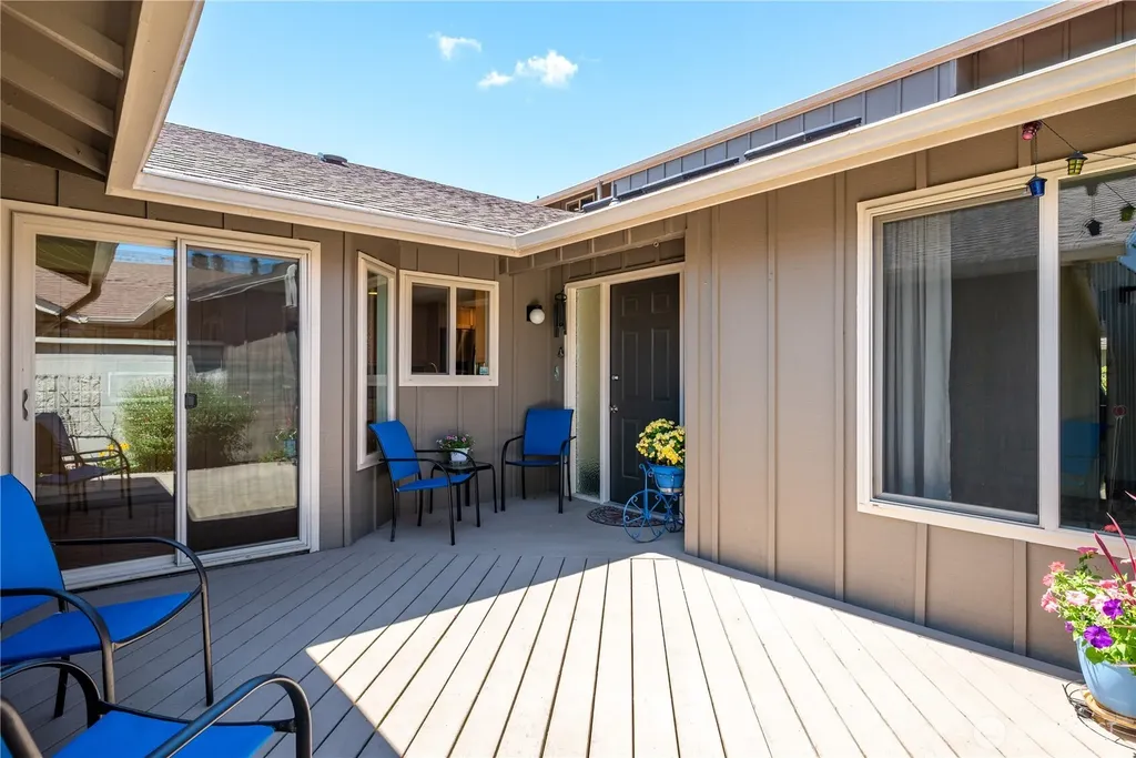 575 Peardale Lane Longview WA 98632
