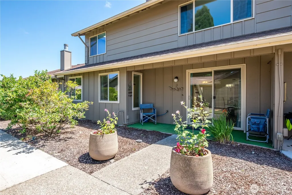 575 Peardale Lane Longview WA 98632