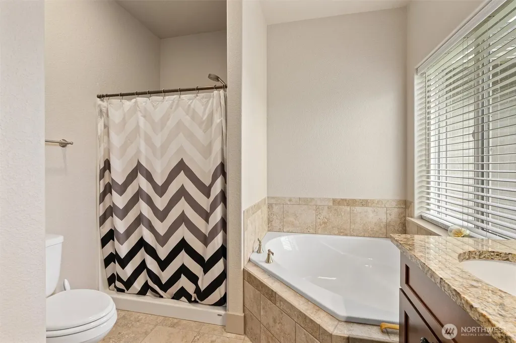 19502 Mountain Meadows Lane SW Rochester WA 98579