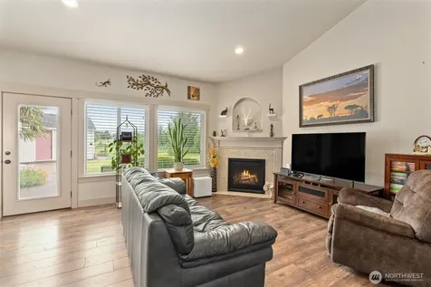 19502 Mountain Meadows Lane SW Rochester WA 98579