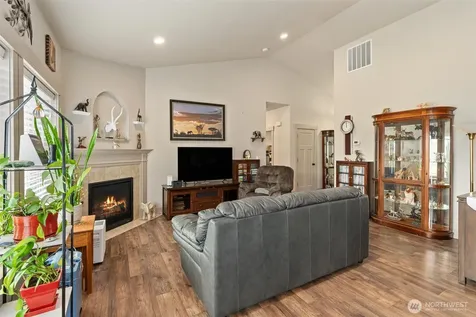 19502 Mountain Meadows Lane SW Rochester WA 98579