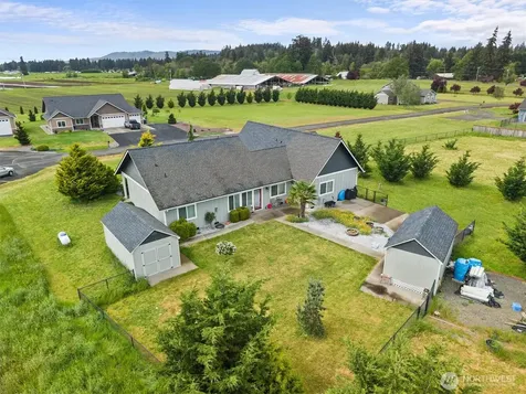 19502 Mountain Meadows Lane SW Rochester WA 98579