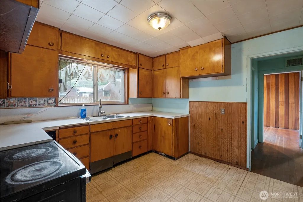 8344 Highway 112 Sekiu WA 98381