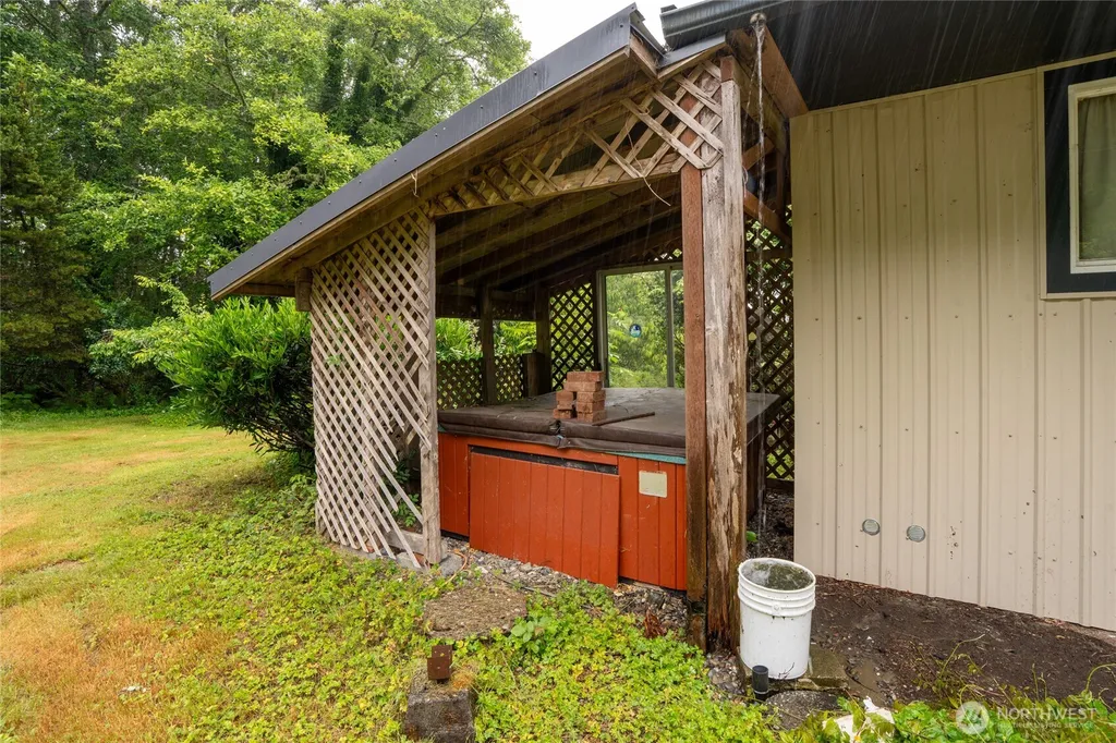 8344 Highway 112 Sekiu WA 98381