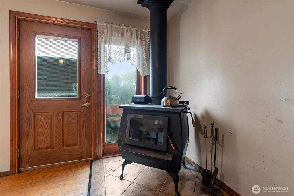 8344 Highway 112 Sekiu WA 98381