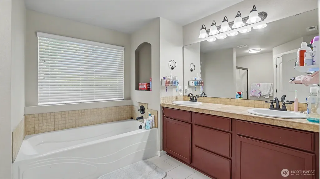 24212 114th Place SE Kent WA 98030