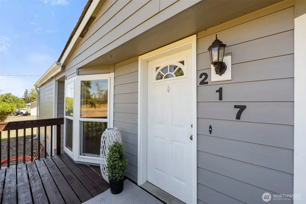 217 Drews Prairie Road Toledo WA 98591