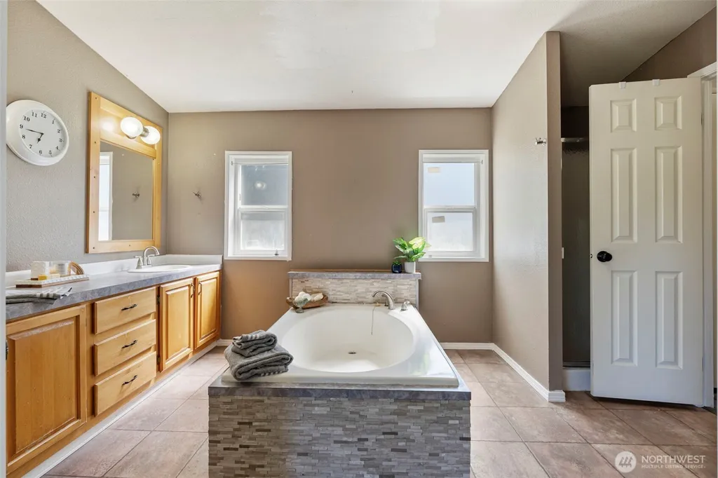 217 Drews Prairie Road Toledo WA 98591