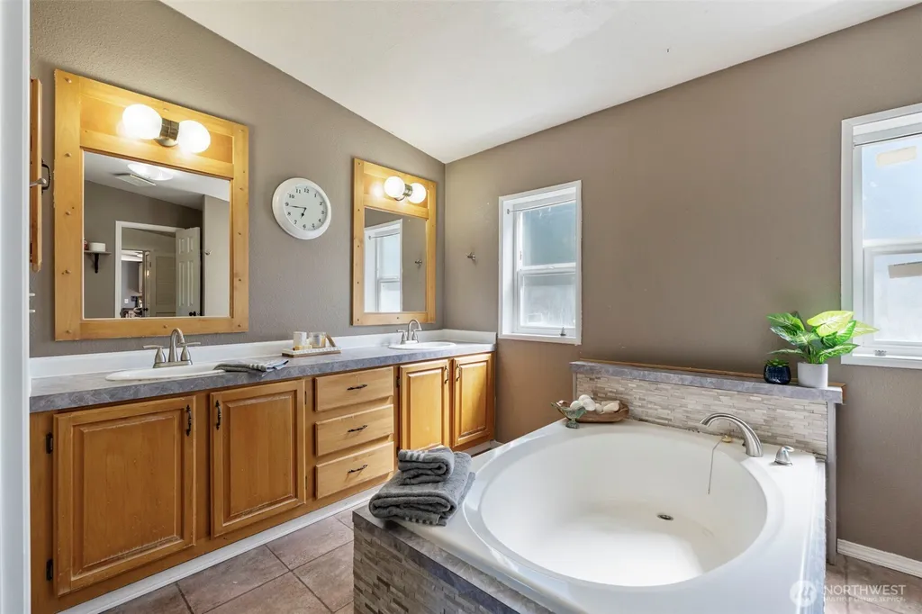 217 Drews Prairie Road Toledo WA 98591