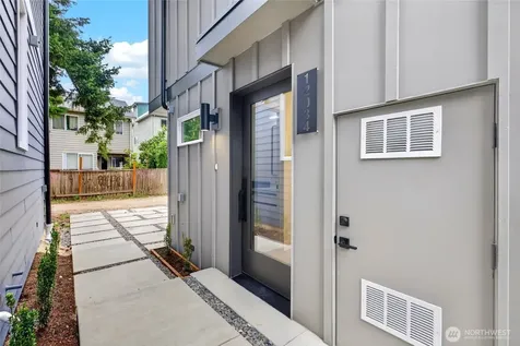 12034 Hiram Place NE Seattle WA 98125