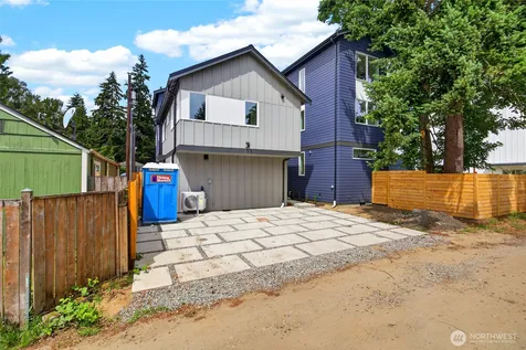 12034 Hiram Place NE Seattle WA 98125