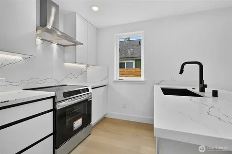 12034 Hiram Place NE Seattle WA 98125