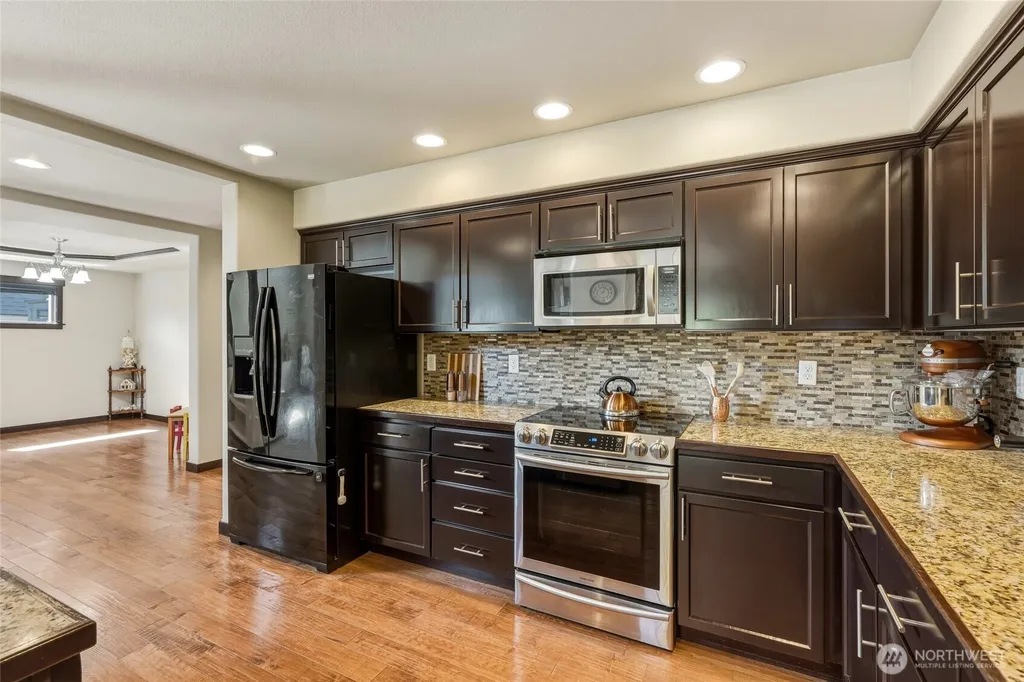 7318 288th Street NW Stanwood WA 98292