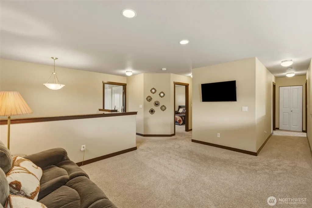 7318 288th Street NW Stanwood WA 98292