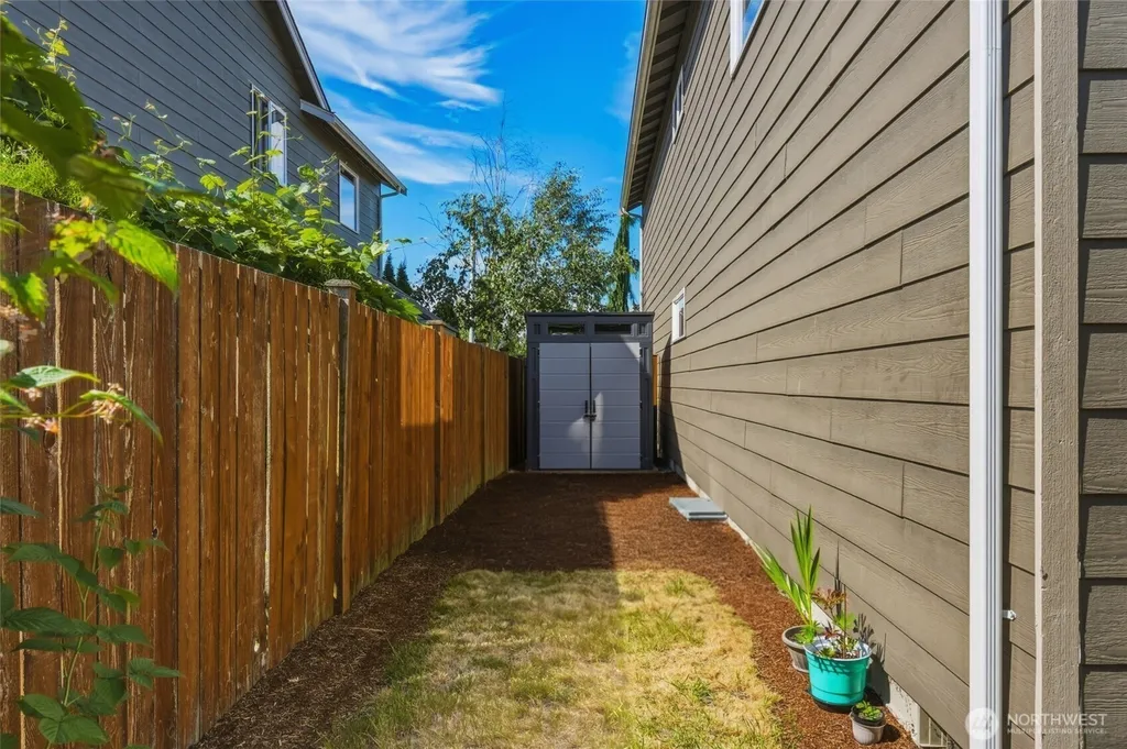 7318 288th Street NW Stanwood WA 98292