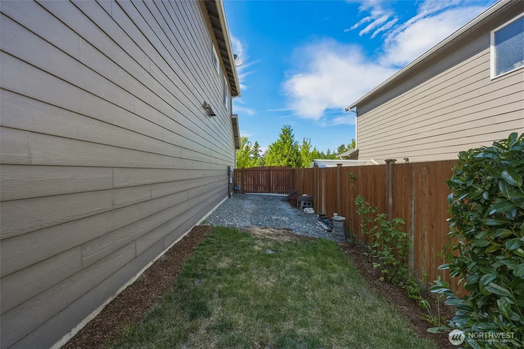 7318 288th Street NW Stanwood WA 98292