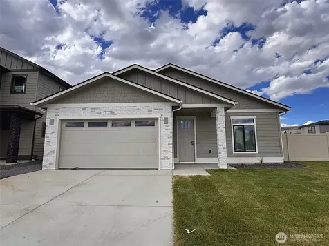 581 S Oasis Loop East Wenatchee WA 98801