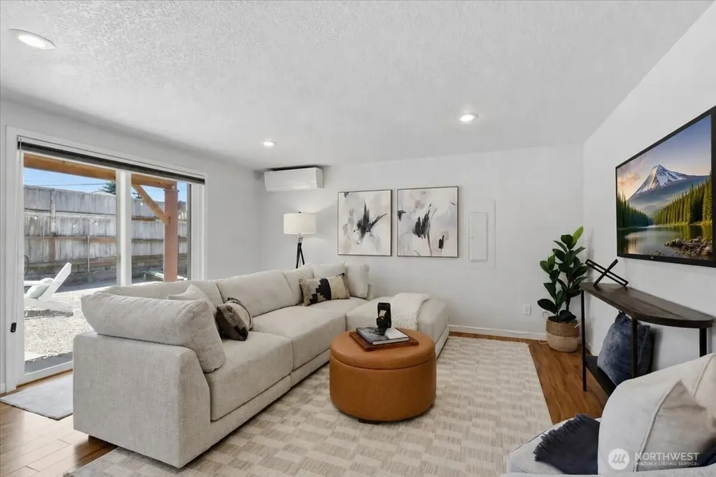 8109 15th Avenue SW Seattle WA 98106