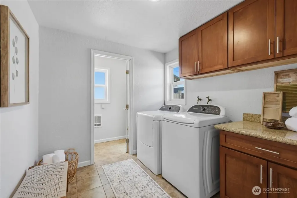 8109 15th Avenue SW Seattle WA 98106