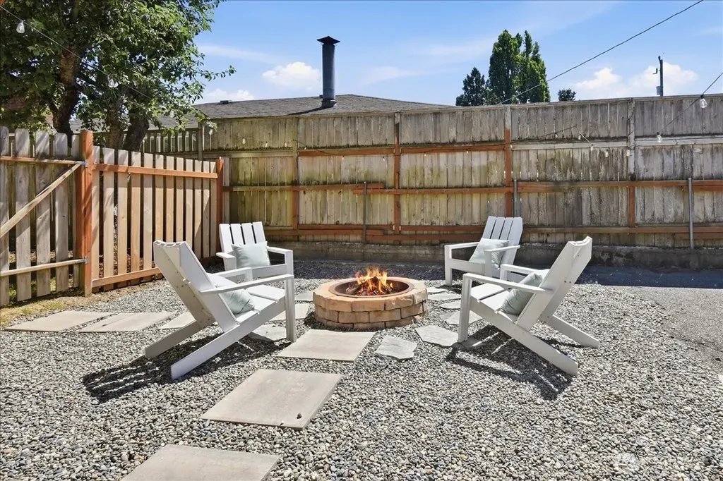 8109 15th Avenue SW Seattle WA 98106