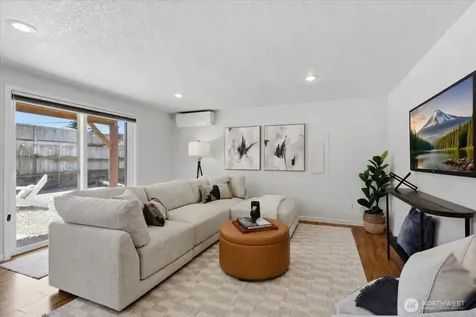 8109 15th Avenue SW Seattle WA 98106