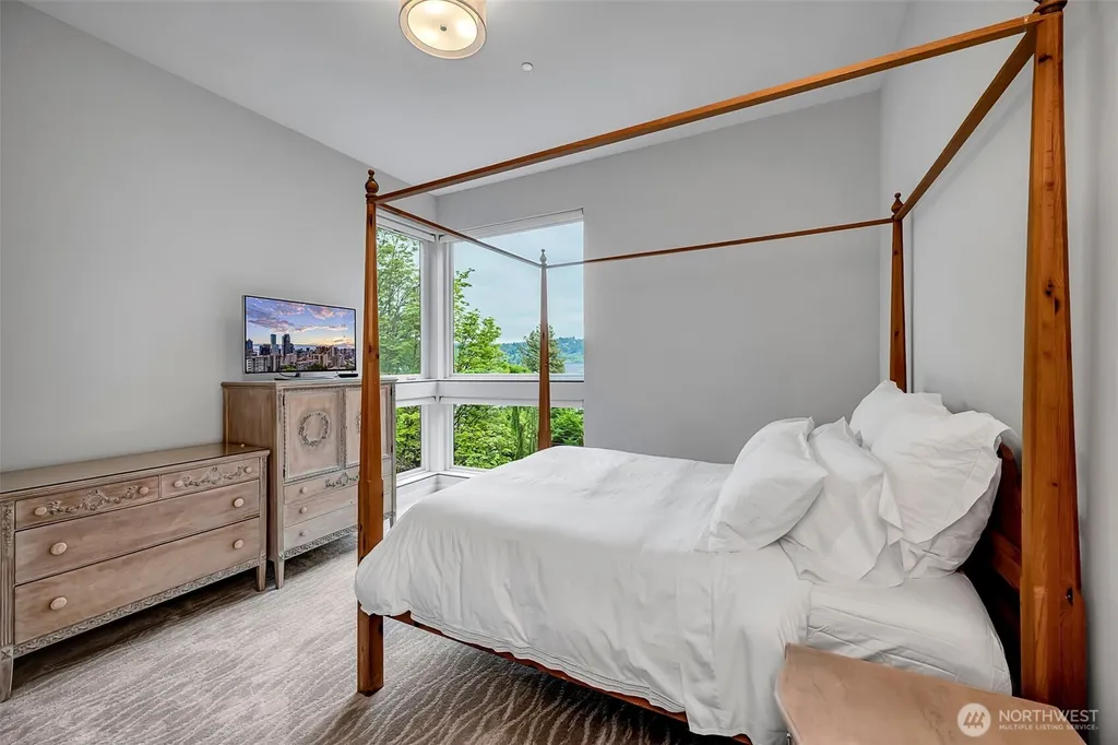 7429 E Mercer Way Mercer Island WA 98040