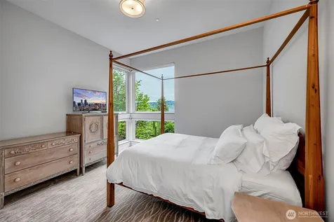 7429 E Mercer Way Mercer Island WA 98040