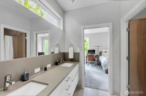 7429 E Mercer Way Mercer Island WA 98040