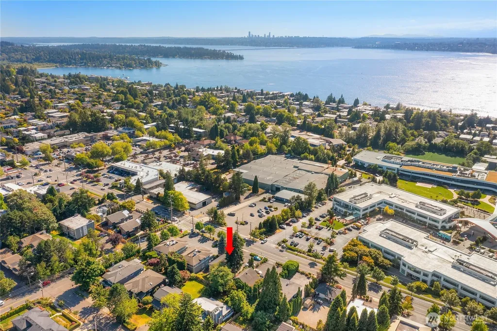 822 6th Street S Kirkland WA 98033