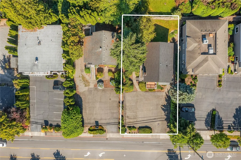 822 6th Street S Kirkland WA 98033