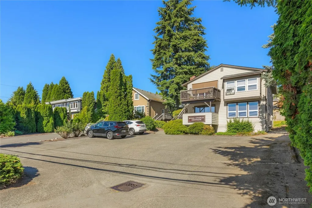 822 6th Street S Kirkland WA 98033