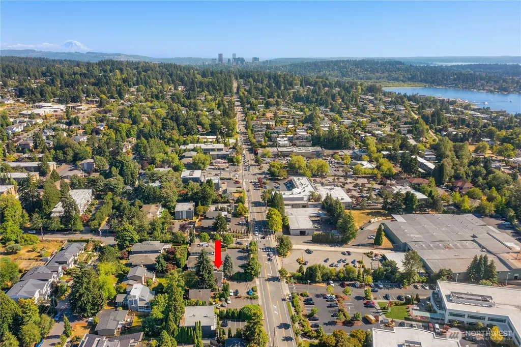 822 6th Street S Kirkland WA 98033
