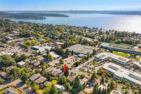 822 6th Street S Kirkland WA 98033