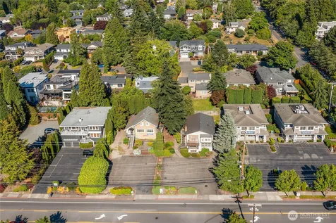 822 6th Street S Kirkland WA 98033