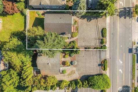 822 6th Street S Kirkland WA 98033