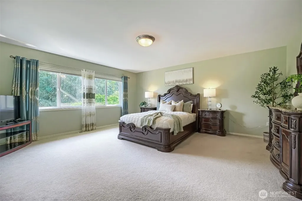 12612 SE 261st Street Kent WA 98030