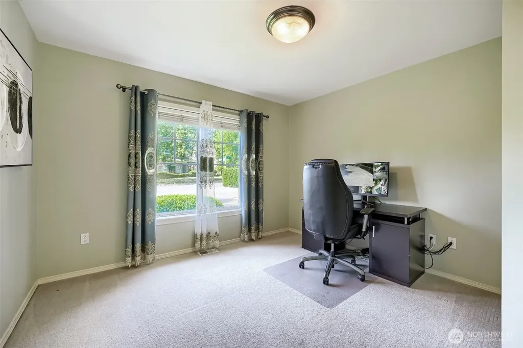 12612 SE 261st Street Kent WA 98030