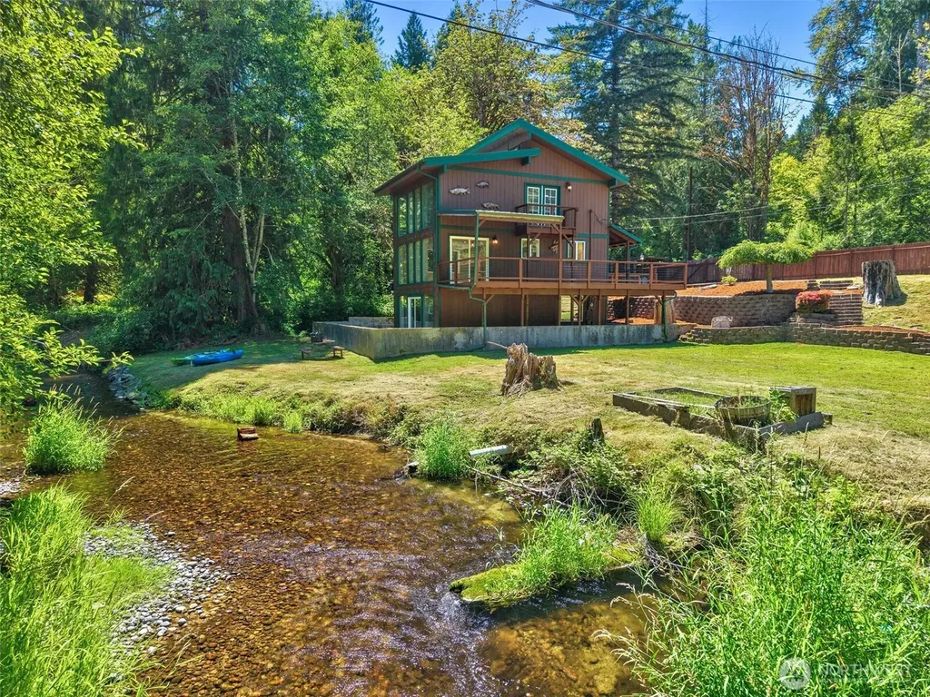 381 E Sherwood Creek Road Allyn WA 98524