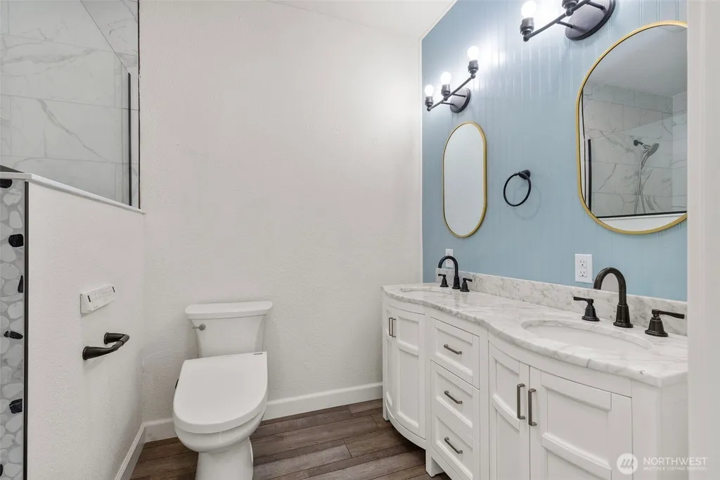 381 E Sherwood Creek Road Allyn WA 98524