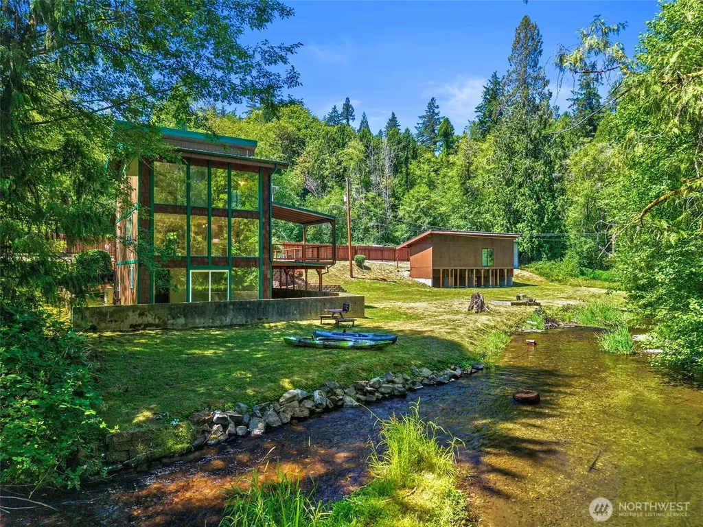 381 E Sherwood Creek Road Allyn WA 98524