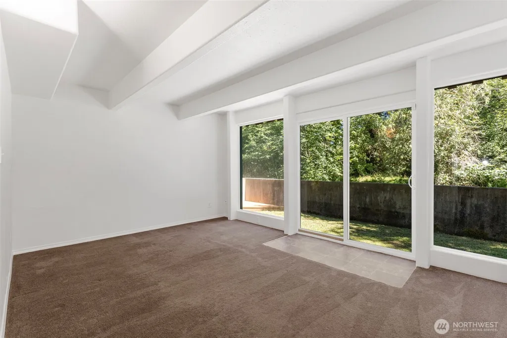 381 E Sherwood Creek Road Allyn WA 98524