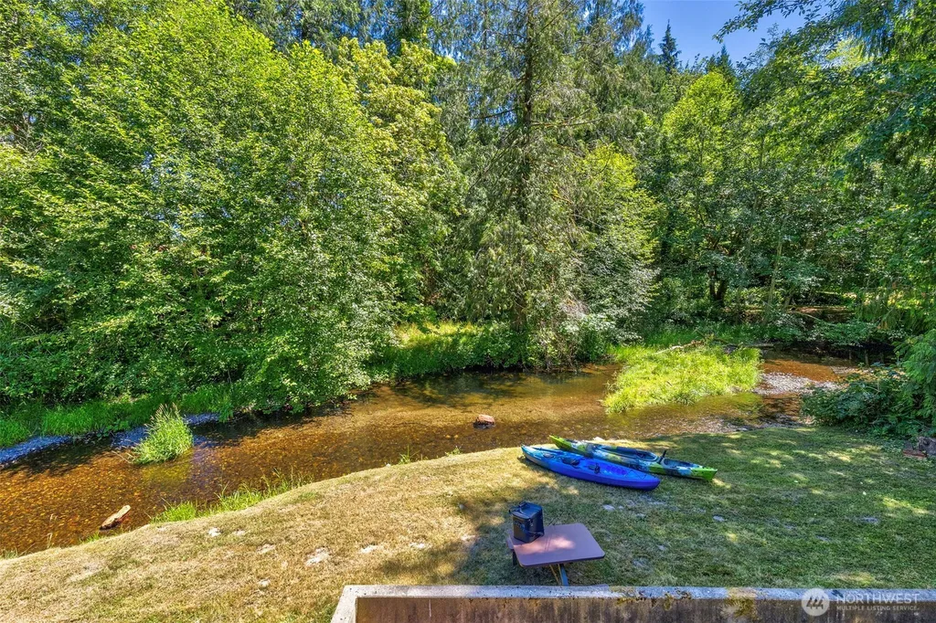381 E Sherwood Creek Road Allyn WA 98524