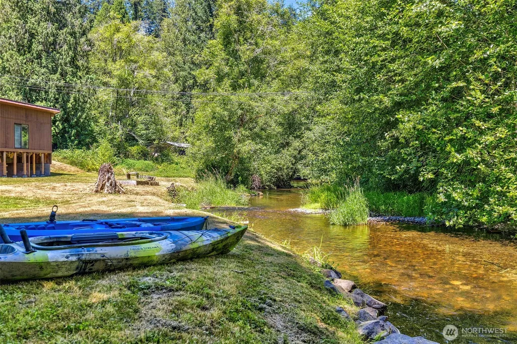 381 E Sherwood Creek Road Allyn WA 98524
