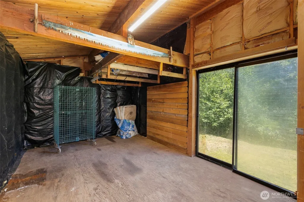 381 E Sherwood Creek Road Allyn WA 98524