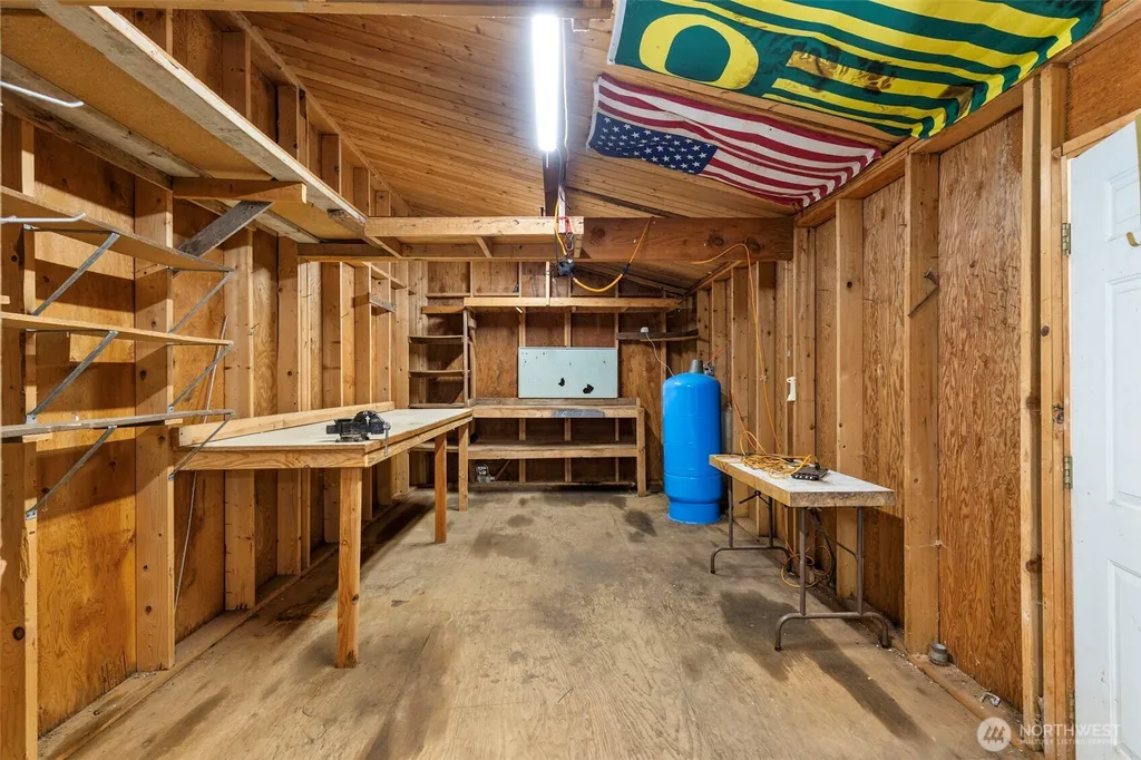 381 E Sherwood Creek Road Allyn WA 98524