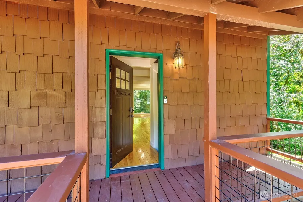 381 E Sherwood Creek Road Allyn WA 98524