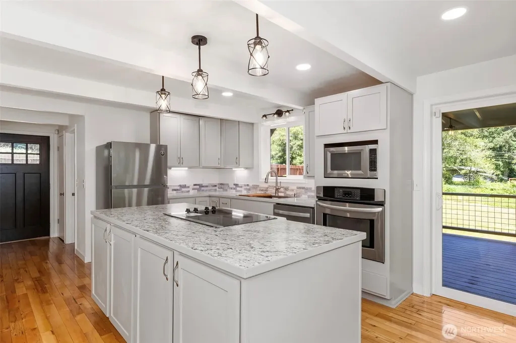 381 E Sherwood Creek Road Allyn WA 98524